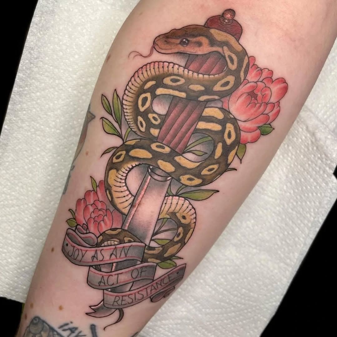 'Joy as an act of resistance' done by resident artist @morguettetattoo if you would like to book in with her or have any enquiries, drop her a message nataliemorguette@hotmail.com 🐍 

Sponsored by @magnumtattoosupplies 

#middlesbroughtattoo #teessidetattoo #neotraditionaltattoo #snaketattoo #tattoosofinstagram #newschooltattoo