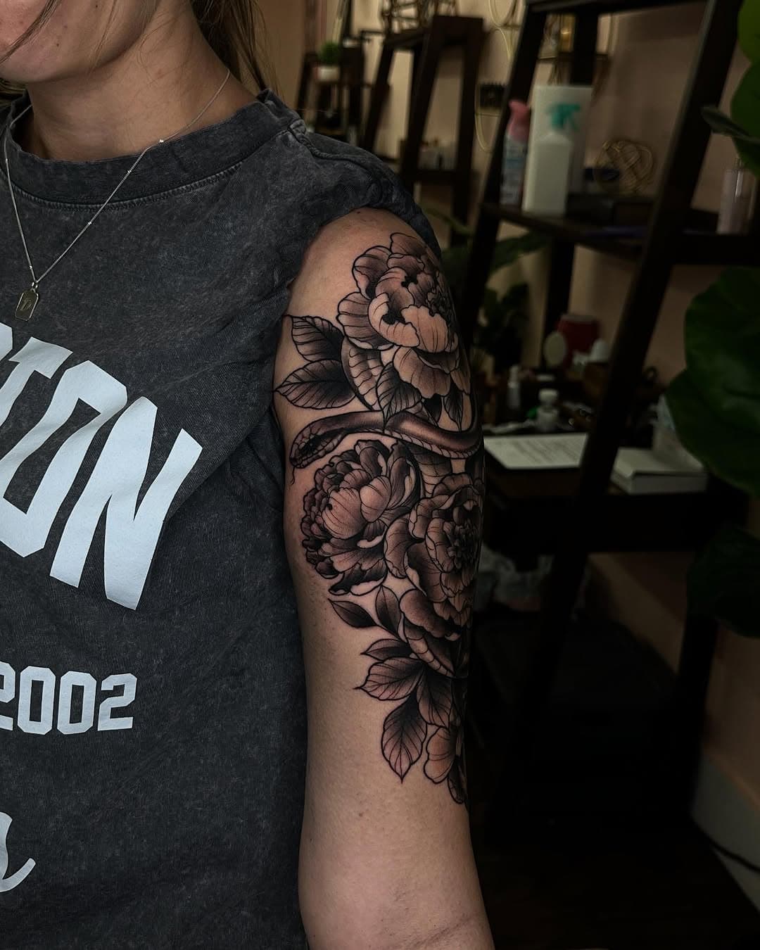 Strong but still delicate 👏🏽 
.
✖️what’s your next tattoo✖️ 
Text or message for appt setup and inquiries 📲8066320005 #howtotattoo #tattooing #tattoosleeves #tattooideas #tattooart #newtattoo #fyp