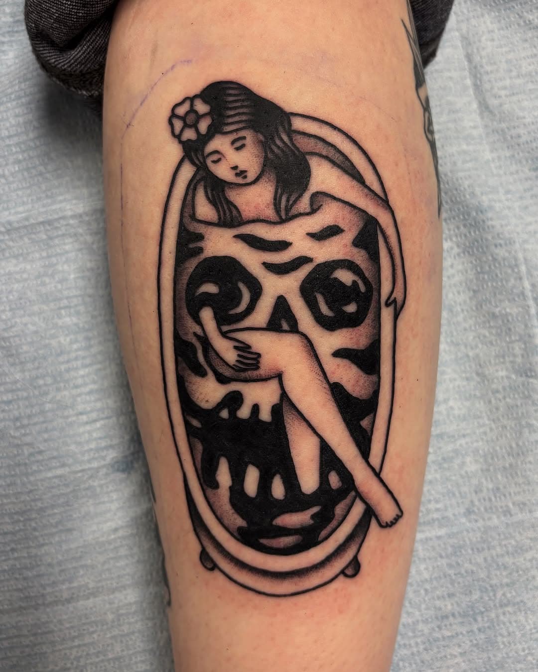 💀 Another fun spin on some old flash of mine for Amber. Thanks again! 
Email me to book in for March ✌🏼