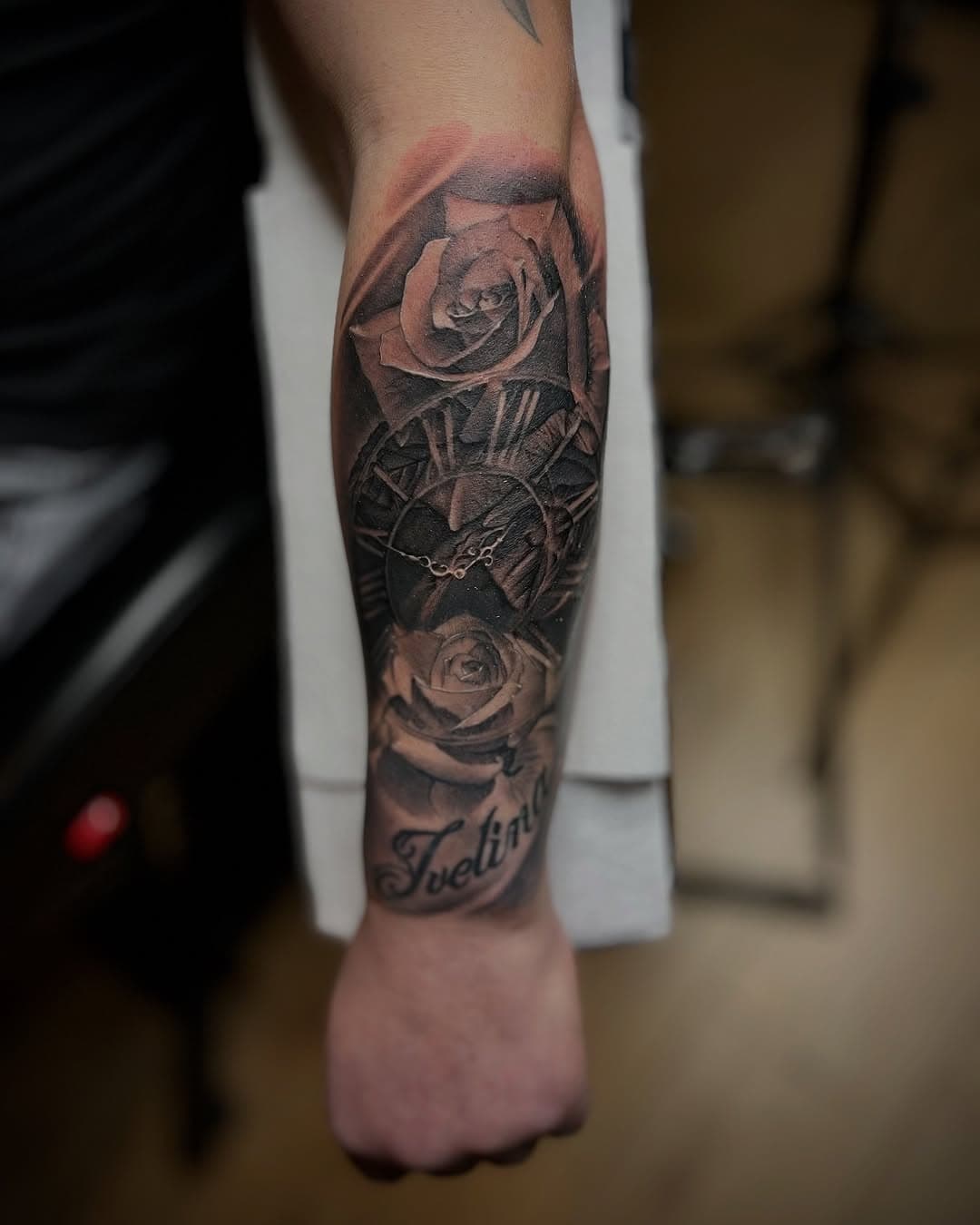 Half healed , half fresh - forearm tattoo 🕐🌹 

#tattoo #portsmouth #ink #tattooart  #uk #tattooartist #tattooed #tattooist #tattooing #tattooideas #clock #rose #follow #me #fyp #viral  #inkaddict  #forearmtattoo #instagood #instagram #instadaily #instatattoo #fashion #like #you #booknow