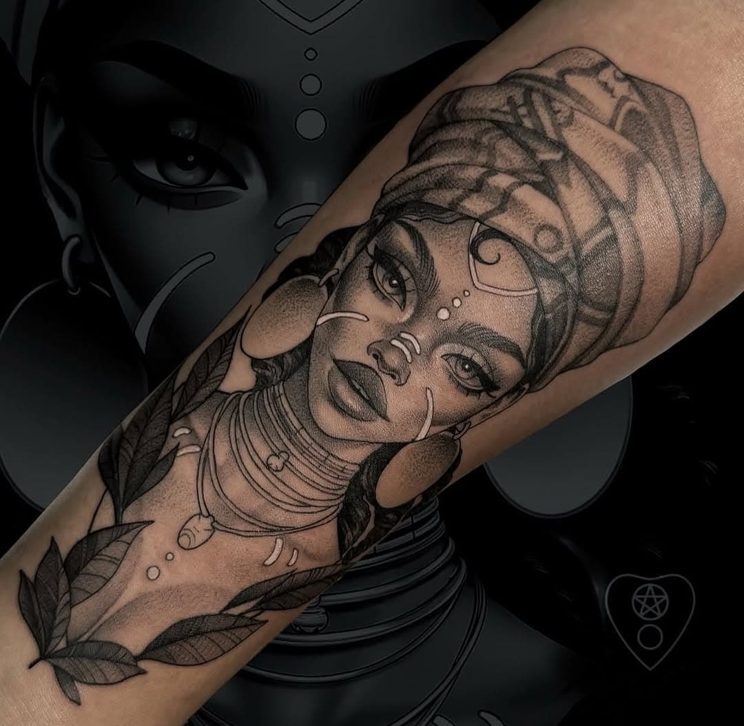 Tattoo by Nicky! For bookings -> @nickyspellcraft at @spellcrafttattoo. Book Nicky at our private studio in Highlandtown 🖤