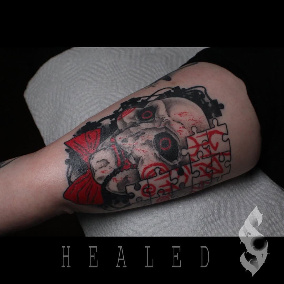 ✨here’s something a little different from my other posts. A healed piece.✨ #jigsaw #saw #billythepuppet #tattoo #horrortattoo #gameover #icontattoo #icontattooandbodypiercing #icontattoonashville #allegory #eternalink #kingpintattoosupply #healedtattoo #bishoprotary #lionsgatefilms #nashvilletattooartist #nashvilletattoo #tattooartist #tattooartists