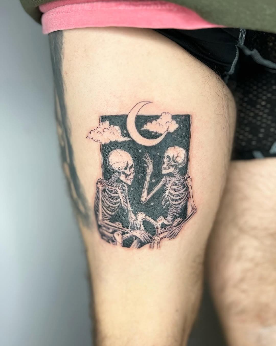 🖤🩻🖤 @tygerwolftattoo 
.
.
.
.
.
.
.
.#skeletontattoo #skeleton #thelovers 
#fridaythe13th #fridaythe13thtattoo #blacktattooart #blacktattoos #seattletattoo #seattletattooartist #seattletattooshop #tacomatattoo #tacomatattooartist