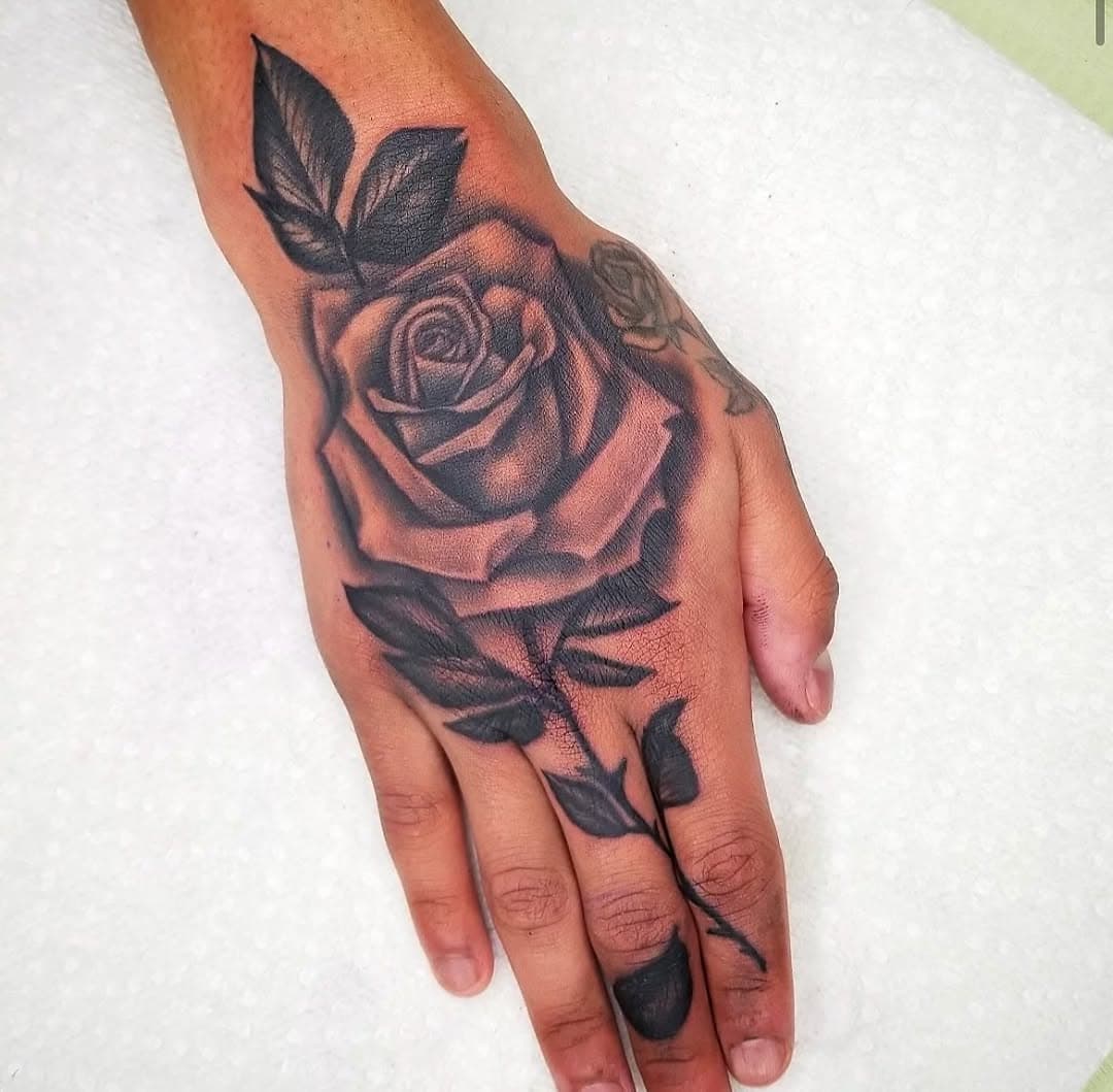 Rose 🌹 
By @alisha_tattoos,
@eternaltigertattoo! 
.
.
.
.
.
Made @eternaltigertattoo with @hustlebutterdeluxe @dynamiccolor @axysrotary @chicagosbesttattooartist @the.best.tattoo.page @thesolidink #rose #rosetattoo #rosetattoos #rosetat