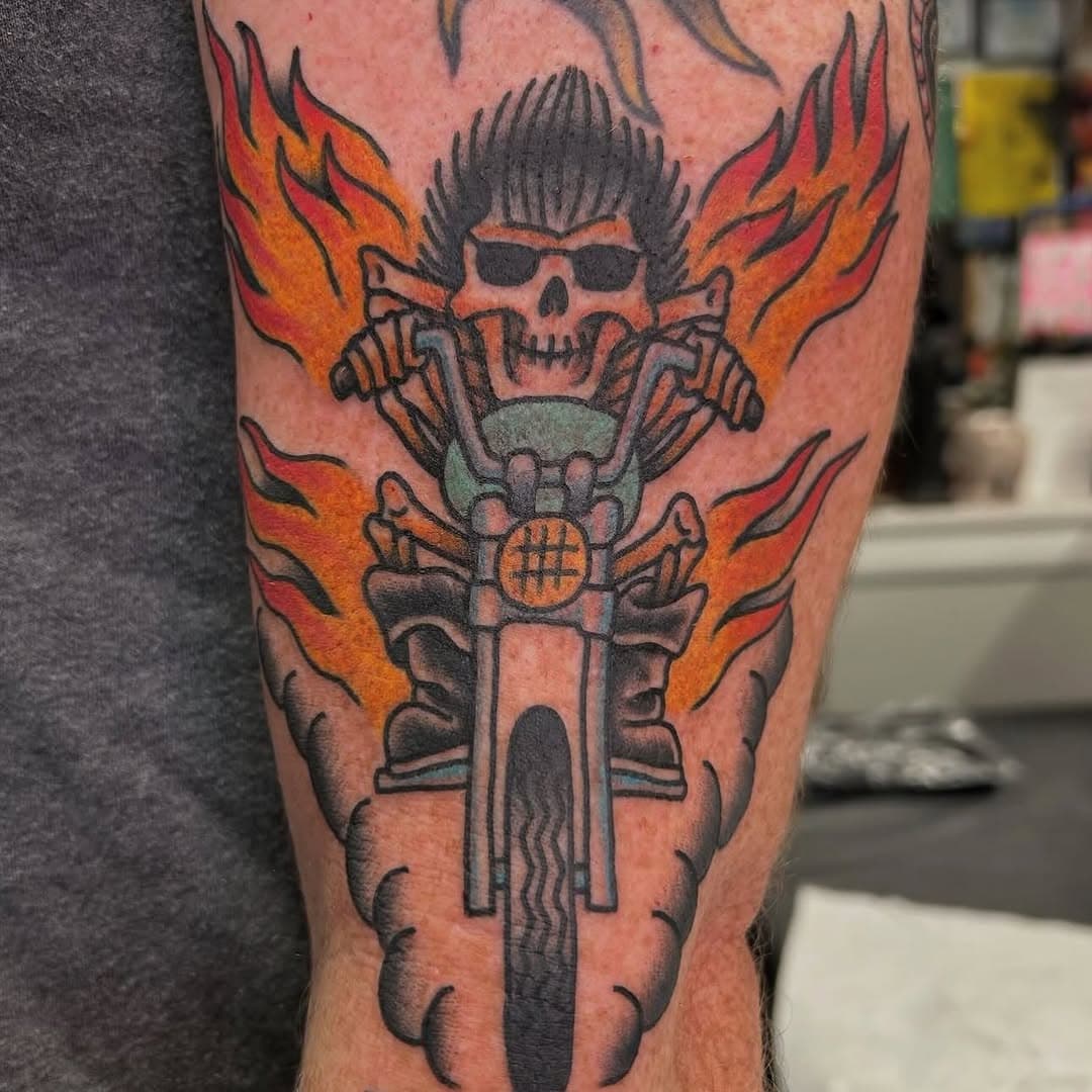 You pick it @ericjones_truewest will stick it. 
Choose from his designs or yours! 

#holycitytattooingcollective #holycitytattoo #charlestontattoos #charlestontattooartist #traditonaltattoo #motorcycletattoo