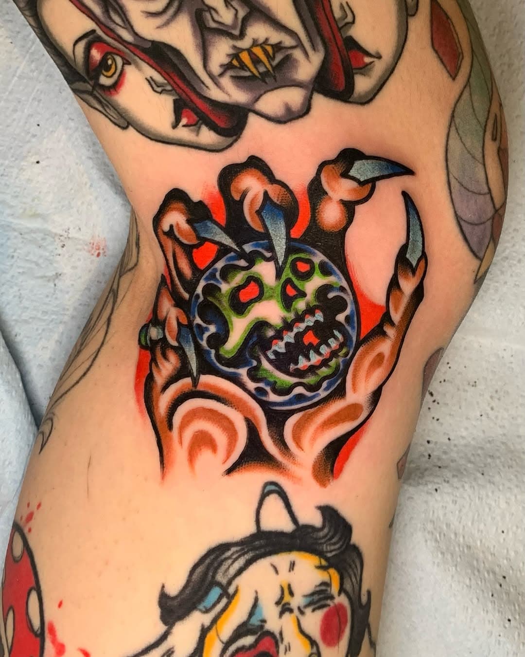 Country Doctor -Burning Witch
.
.
.
.
.
.
.
#blakemeeks #hotstufftattoo #dungeonsynth #wizardclaw #brutaltraditional