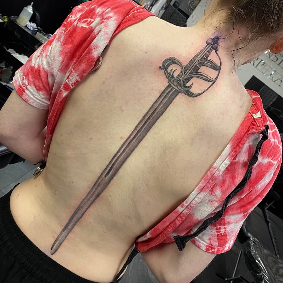 Spinal sword 🤌🏻

 #tattoo #newtattoo #bromsgrove #bromsgrovetattoo #tattoobromsgrove #birminghamtattoo #birmingham #worcester #worcestertattoo #laurentye #ink #inked #radiantink #cosmicmonstersincorporated #watercolour #watercolourtattoo #swordtattoo #backtattoo #spinetattoo #sword