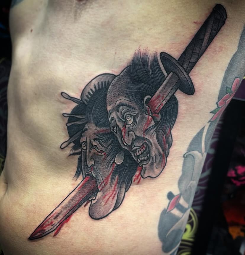 Severed heads on the ribs done on @stegoulddd thanks again mate. I’ll draw more designs of severed heads and hopefully do some in colour 🥹🙏🏼 #severed #head #headtattoo #blackandgreytattoo #siamese13 #blood #tattoo #art
