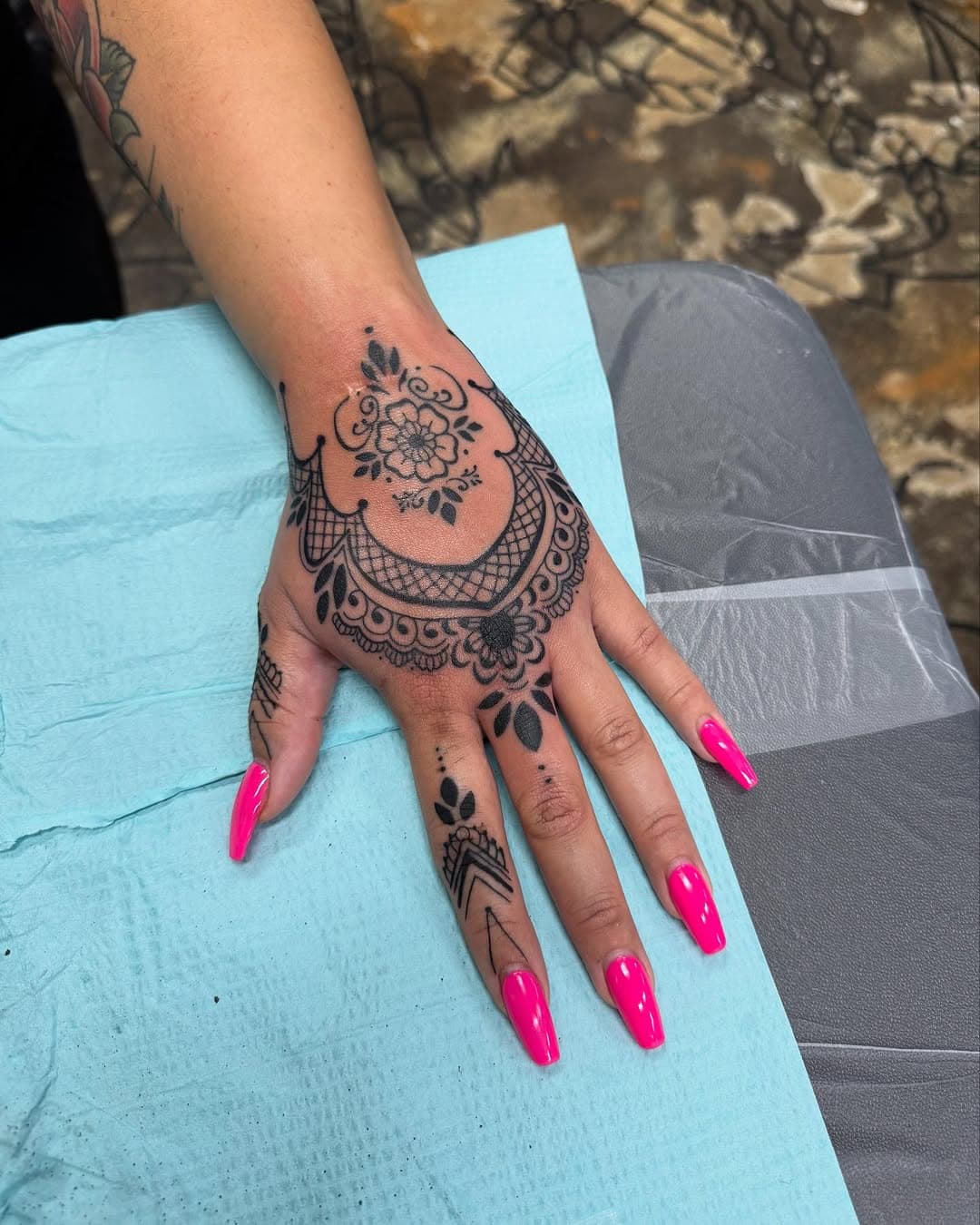 Henna inspired hand tattoo for an awesome chic the other day. Books are open and I’m also accepting walk ins. Check out @rockabillytattoos_fl and let’s get you on the books. #southfloridatattoo
 #ftlauderdaletattoo #westpalmtattoo #deerfieldtattoo #miamitattoo #browardcountytattoo 

#photography #love #art #fashion #music #instagood #photooftheday #reels #travel #model #explore #wedding #explorepage #instagram #makeup #summer #beauty #nature #artist #style #boldwillhold #nofilter #nikthetattooer