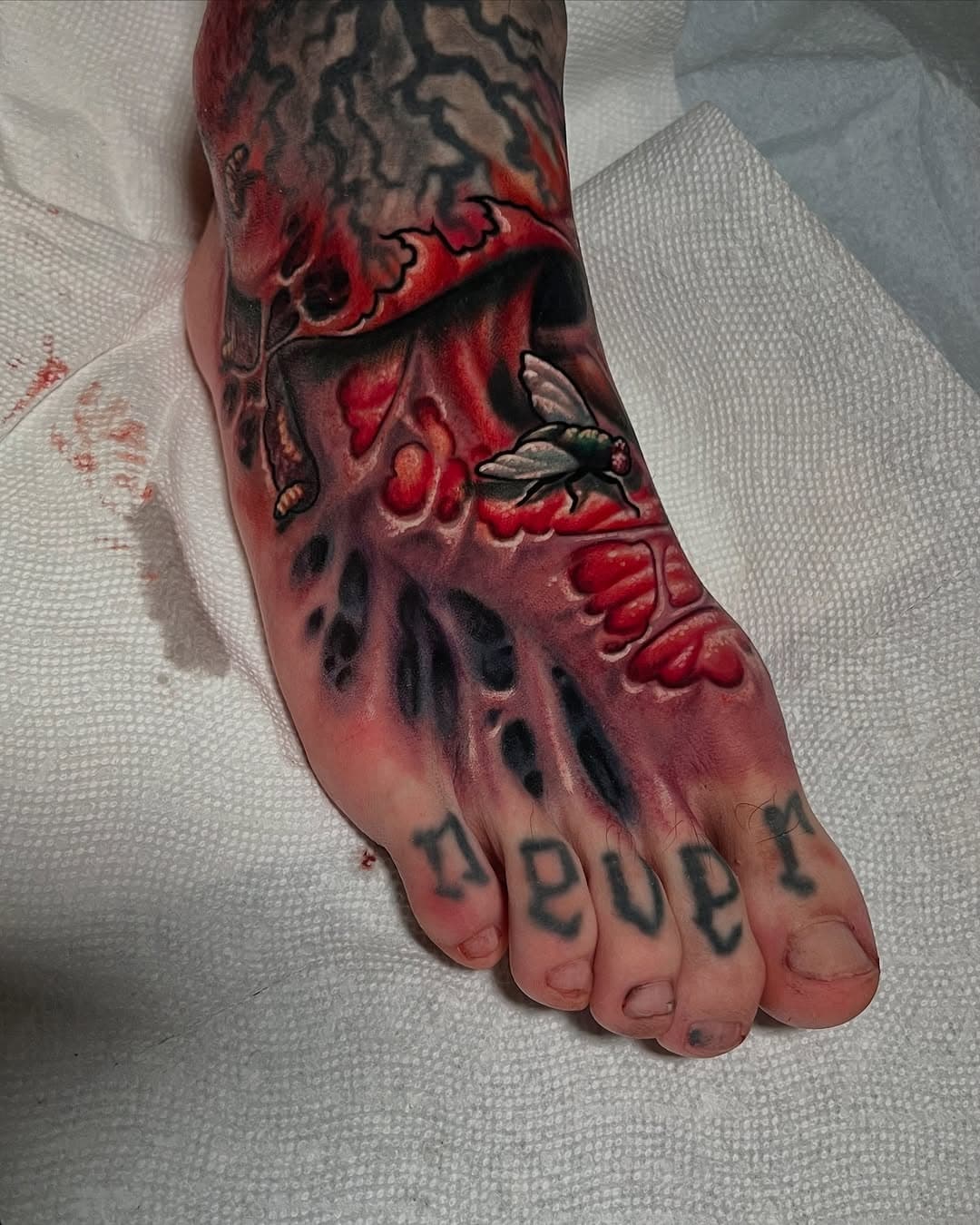 Ewww 
#biomech #bioorganic #sleevetattoo #bio #organic #tattoo #tattooing #creative #freehand #design #az #arizona #fusionink #neumatattoomachines #vitalitreetattoo #mdwipeoutz #kingpintattoosupply #truetubes #art #artist #imagination 

Appointments 📩  www.tattoobiomech.com
Dm-email- hit the link or pinned posts