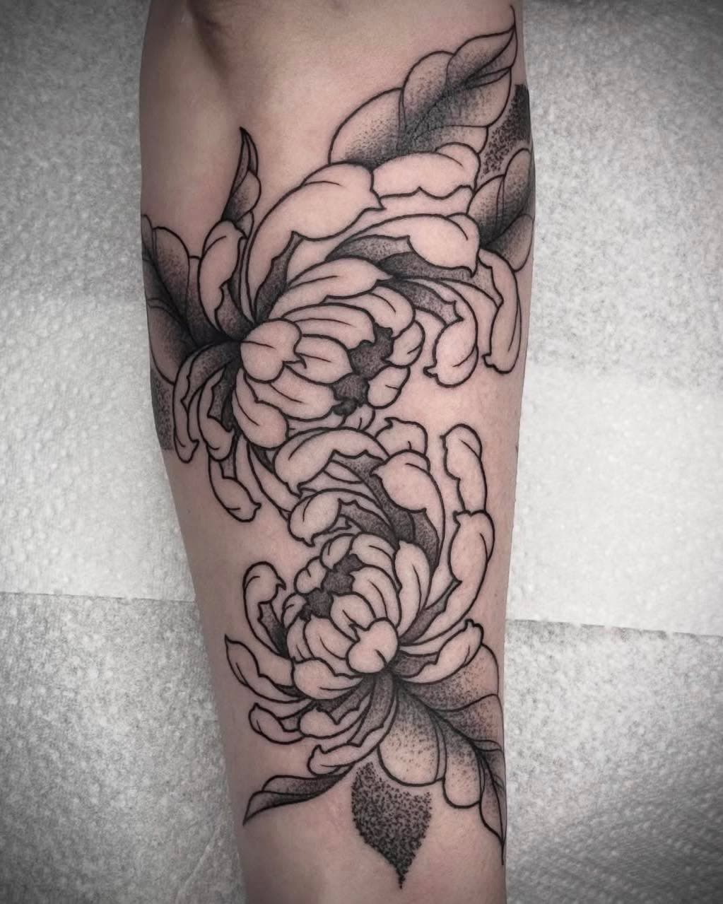 Some stippled flower lovelyness tattooed by @tombetchleytattoo
•
•
•
📨 DM for enquiry & appointments
•
•
•
#flowertattoo #stippledtattoo #blackandgreytattoo #uktattoo #oldtimetattoo #isleofwight