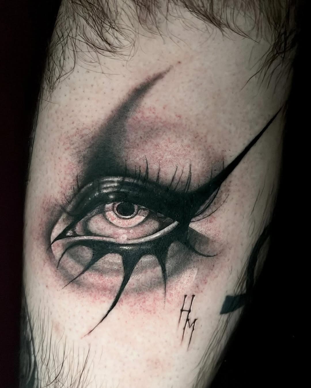 Another fun goth eye from my flash! Thanks Joe! 
If you’re looking for something like this, hit the link in my bio!
•
𝙂𝙤𝙡𝙙 𝙏𝙤𝙤𝙩𝙝 𝙏𝙖𝙩𝙩𝙤𝙤 𝘾𝙤𝙢𝙥𝙖𝙣𝙮 
𝟦𝟨𝟨 𝘔𝘢𝘪𝘯 𝘚𝘵𝘳𝘦𝘦𝘵 • 𝘔𝘪𝘥𝘥𝘭𝘦𝘵𝘰𝘸𝘯, 𝘊𝘛
(𝟖𝟔𝟎)𝟕𝟒𝟎-𝟓𝟕𝟒𝟎
•
 #goth #gothtattoo #gotheye #illustrativetattoo #tattoosnob #inkedmag #skinart_mag #mavericktattoomercantile  #inkmaster #middletownct #cttattoo #middletowntattoo #goldtoothtattoo #goldtoothtattooct #wheresthecocainecrissangel #youcouldadoneadoor #gloopngloop