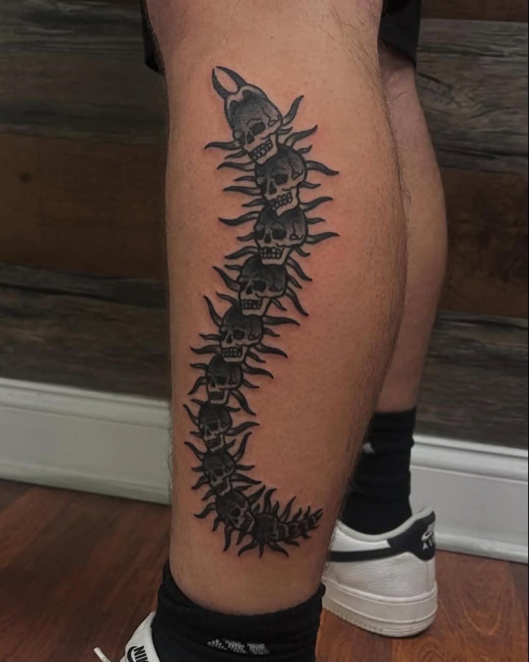 Skull/Centipede tattoo by Paul Bachman ( @paul_bchmn ) 

#mindseyetattoo #mindseyeink #centipede
