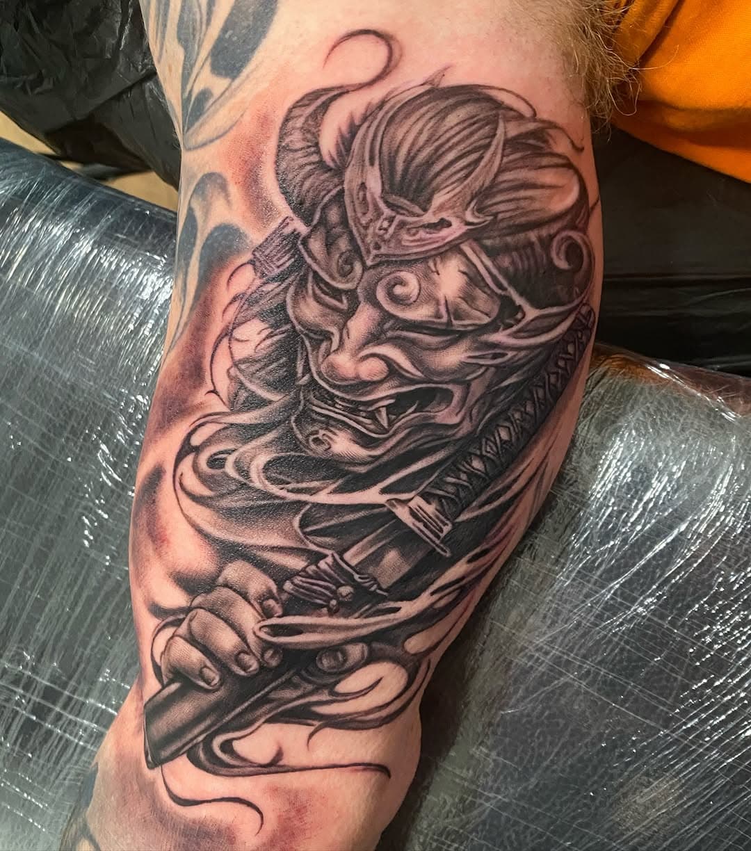 Samurai
#fkiron #fluxmax #stencilstuff #kwadronneedles #blackandgrey #blackandgreytattoo #blackandgreyrealism #blackandgreytattoos #believa #quaelixtattoo #tattoo #tattoos #tattooed #samurai #samuraitattoo