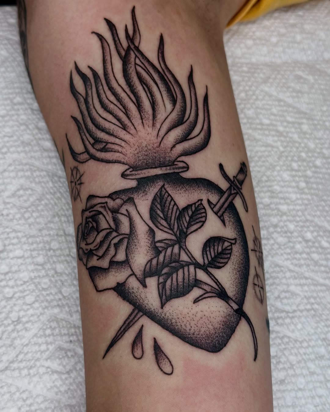 Sacred Heart tattoo done yesterday, based on the design from the raffle I posted two weeks ago. Had a blast working on this one and would love to do more in this style! DM me for availability and let’s get you booked for your next tattoo! 🤝🏽⚔️