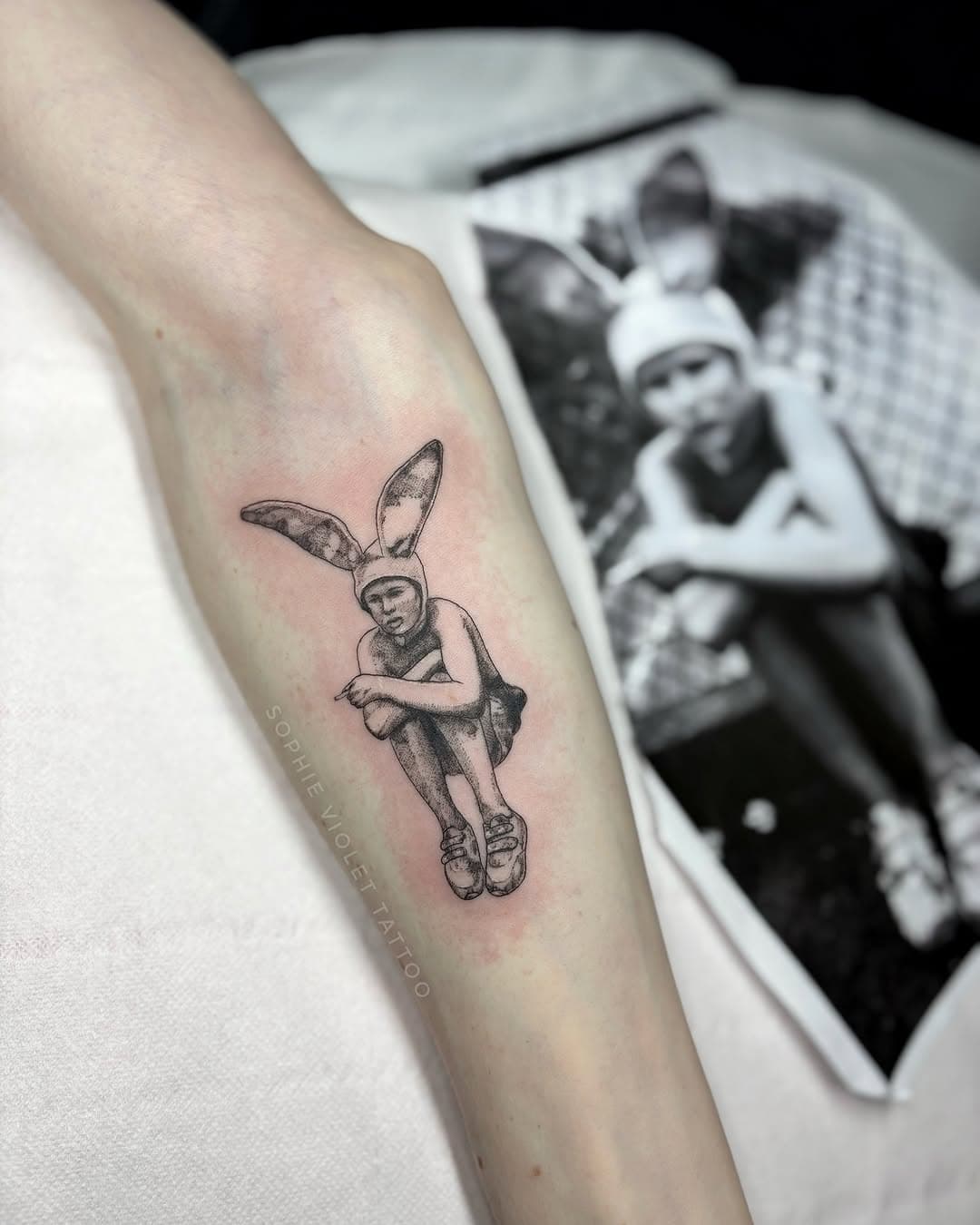 LOVED doing this Bunny Boy from Gummo for Jamie! Thank you so much for asking me to do such a cool little piece! 🐰 ✨
•
•
•
#gummo #portraittattoo #singleneedletattoo #liverpooltattoo #tattoodesigns #tattoodrawing #tattoo #designs #blackwork #inked #tattoosleeve #tattoos_of_instagram #flashtattoo #manchestertattoo #blackandgreytattoo #microportrait #filmtattoo