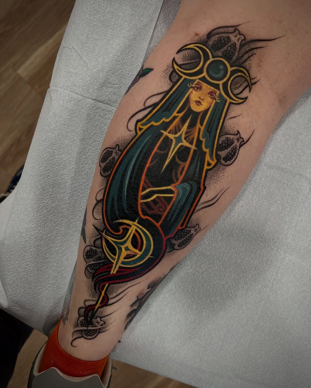 Healed. Different take on the High Priestess Tarot Card on an awesome client. Thanks 🙏🏼 @eternalink @cheyenne_tattoo_equipment #eternalink #tattoo #art #artwork #tattoodesign 
 @katanagoldwv #katanagold #morgantown #wv #Morgantownwv #tattooideas #negativetattoo