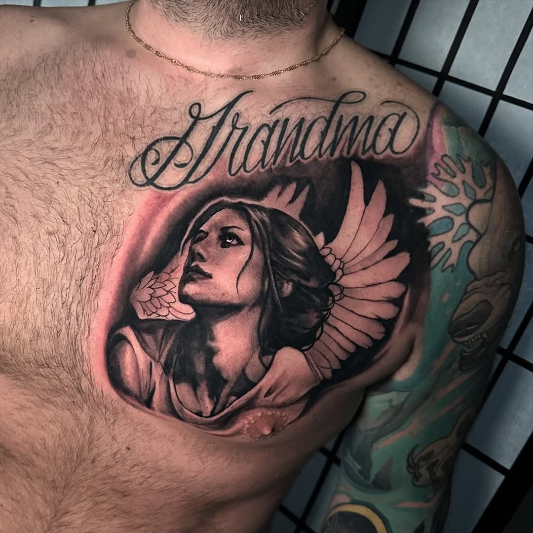 Added this black and grey angel to @jfal_2 below the lettering that we did 🙂‍↔️