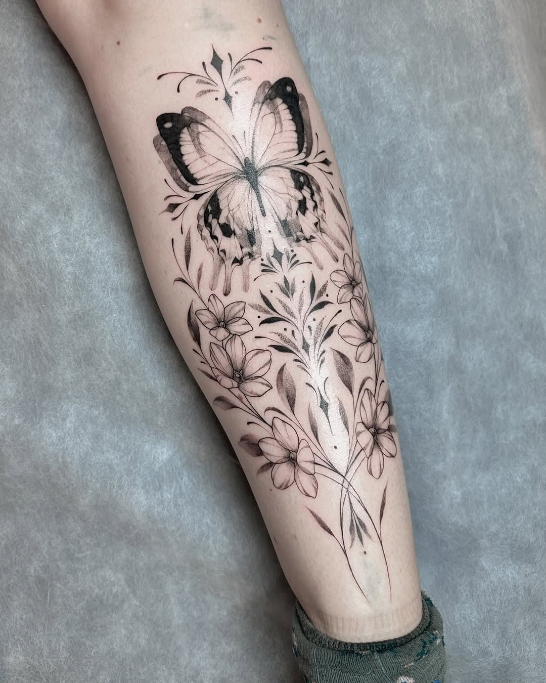 Butterfly shin piece 🦋🖤

@innerbloomtattoo 

Made with
- @wjxcartridge 
- @fkirons 

#tattoo #butterflytattoo #floraltattoo #flowertattoo #ornamentaltattoo #shintattoo #ornamentalshintattoo #floralshintattoo #blackandgreytattoo #illusiontattoo #opticalillusiontattoo #whipshadingtattoo #brisbanetattoo #tattooist #tattooartist #australiantattooartist