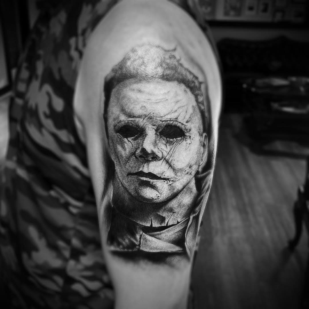 Little Michael Myers by @thomassomebody  Always booking and looking forward to new projects

#redhouseirons #michaelmyers #tattoo #halloween #horror #horrortattoo #art #illustration #blackandgrey #blackandgraytattoos #keenetattoo #keenart #portrait #portraittattoo #cooltattoo