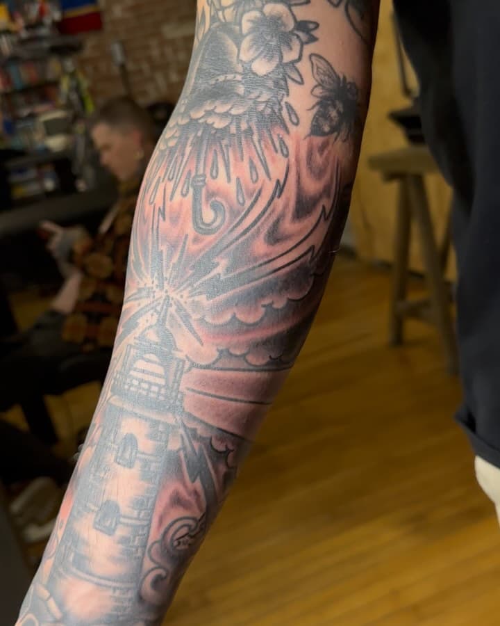 Finished up @dom__show lower half of his arm with a Ship and stormy weather to tie in the Lighthouse, Ships Helm and Stormy Umbrella we had already done. Looking forward to filling some spots he’s got still on the upper arm.

Book some time with me and let’s make your tat dreams come true!
You can find me @ColossusTattoo in Downtown Tempe on University Dr. making appointments and taking Walk-ins. 

DM me here on ig or email me at W.Spriggstattoo@gmail.com with your inquiries. 

#Tattoo #BlackandGreyTattoo #TraditionalTattoo #BlackandGreyTraditional #AZ #Tempe #ASU #ArizonaTattooer #PhoenixTattooer #TempeTattooer