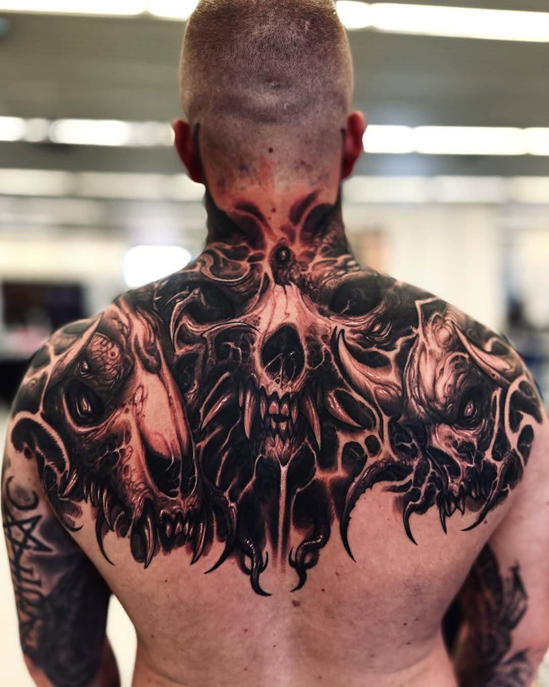 Dark Style Black Work Artist @gni666 

Are you looking for a free hand black work tattoo? 

If so Gni is the perfect artist for you! With his bold and intricate visions coming to life, no stencil, just awesome free hand art. 

#freehandtattoos #darktattoos #blackwork #customtattoos #northyorktattoos