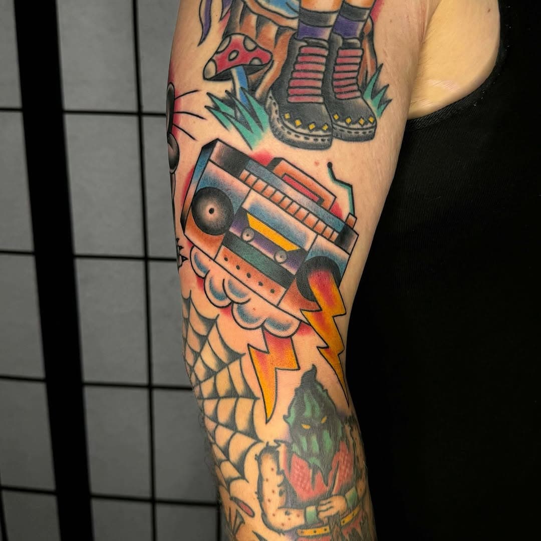 Old school boom box done by @j.reardon.tattoo 💥⚡️

•
•
•
•
•
•
#tattoo #tattoos #tattooed #tattooartist #tattooart #tattooedgirls #tattooedgirl #tattooist #tattoomodel #tattooing #tattooflash #tattooedgirl #tattooink #tattoolove #tattooshop #tattoosleeve #tattoosofinstagram #tattoooftheday #tattoostudio #tattoodo #tattoo2me #tattooedmen #tattooedwomen #tattooworkers #tattooidea