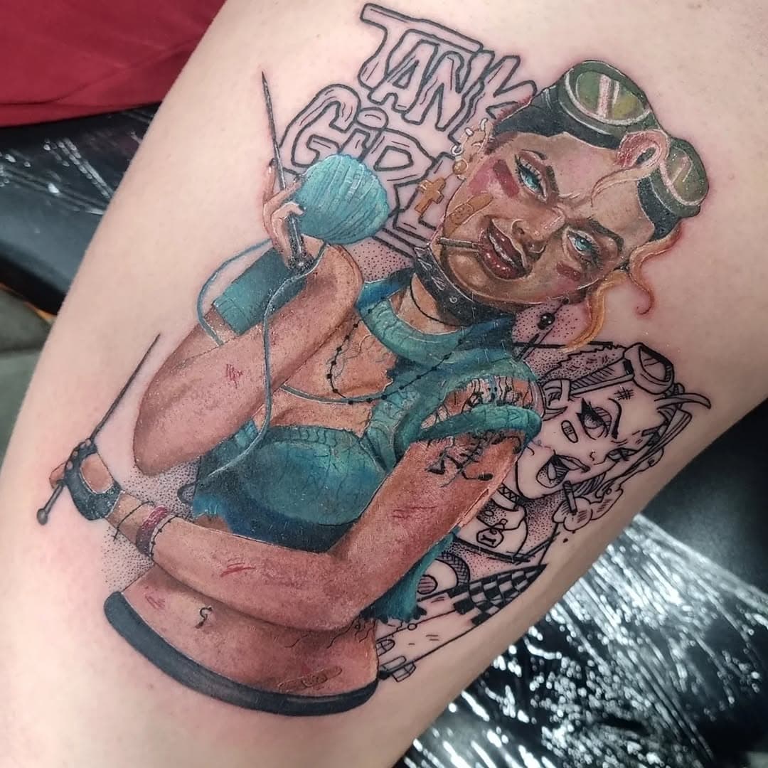 Super bloody but my version of Tank Girl on the lovely Laura's thigh! Gutted her face had settled skin tone wise but body was bloody 😭  excited to see it healed and settled! 
Thankyou so sitting so amazing letting me have creative reign on your Tank girl idea of her knitting too! So much fun! 🚀