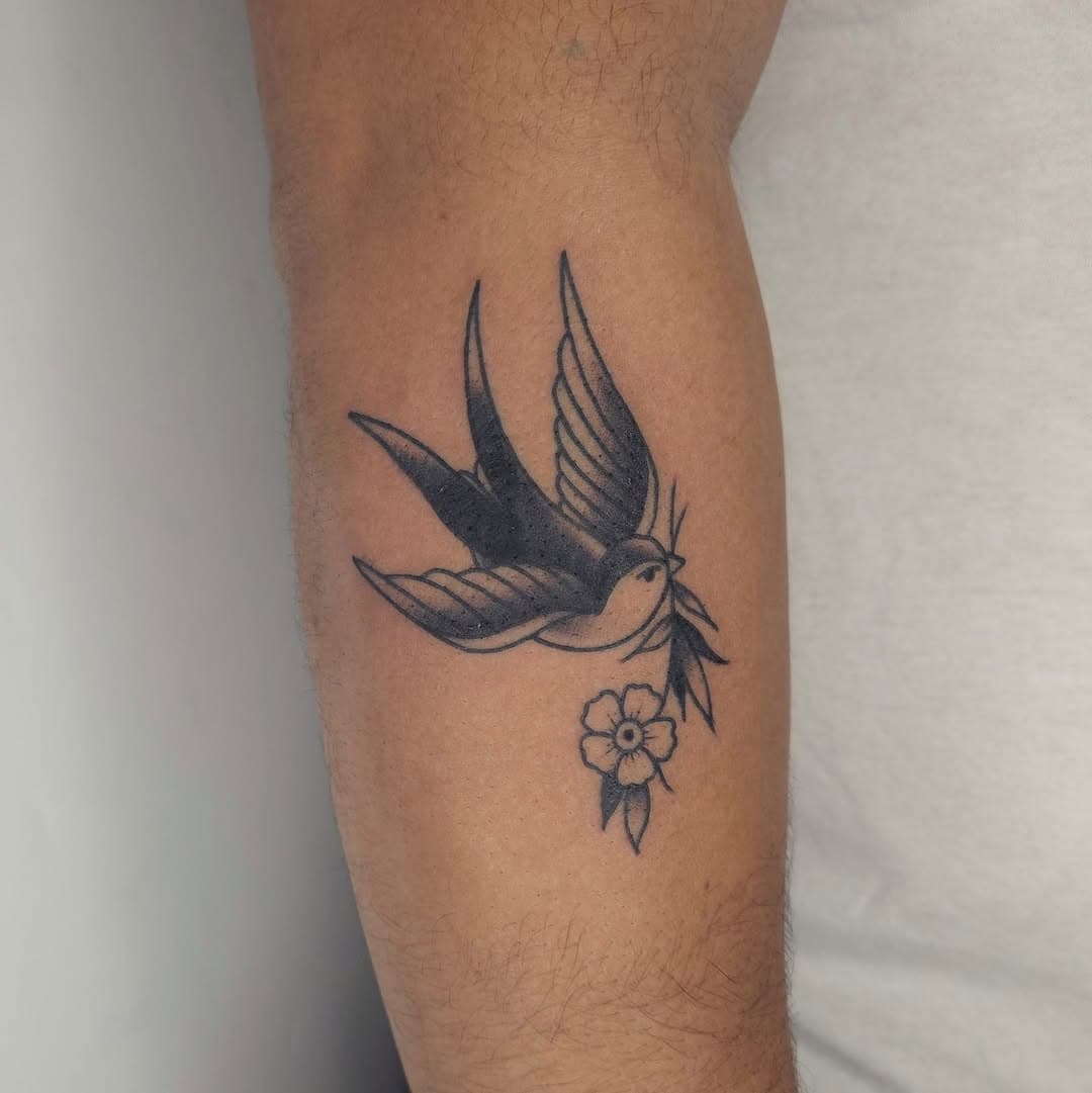 It was my dudes first tattoo. Traditional sparrow! Love doing these. 
.
.
.
#americantraditionaltattoo #sparrowtattoo #traditionaltattoo #blackandgreytattoo #tattoo#la#losangelestattooartist