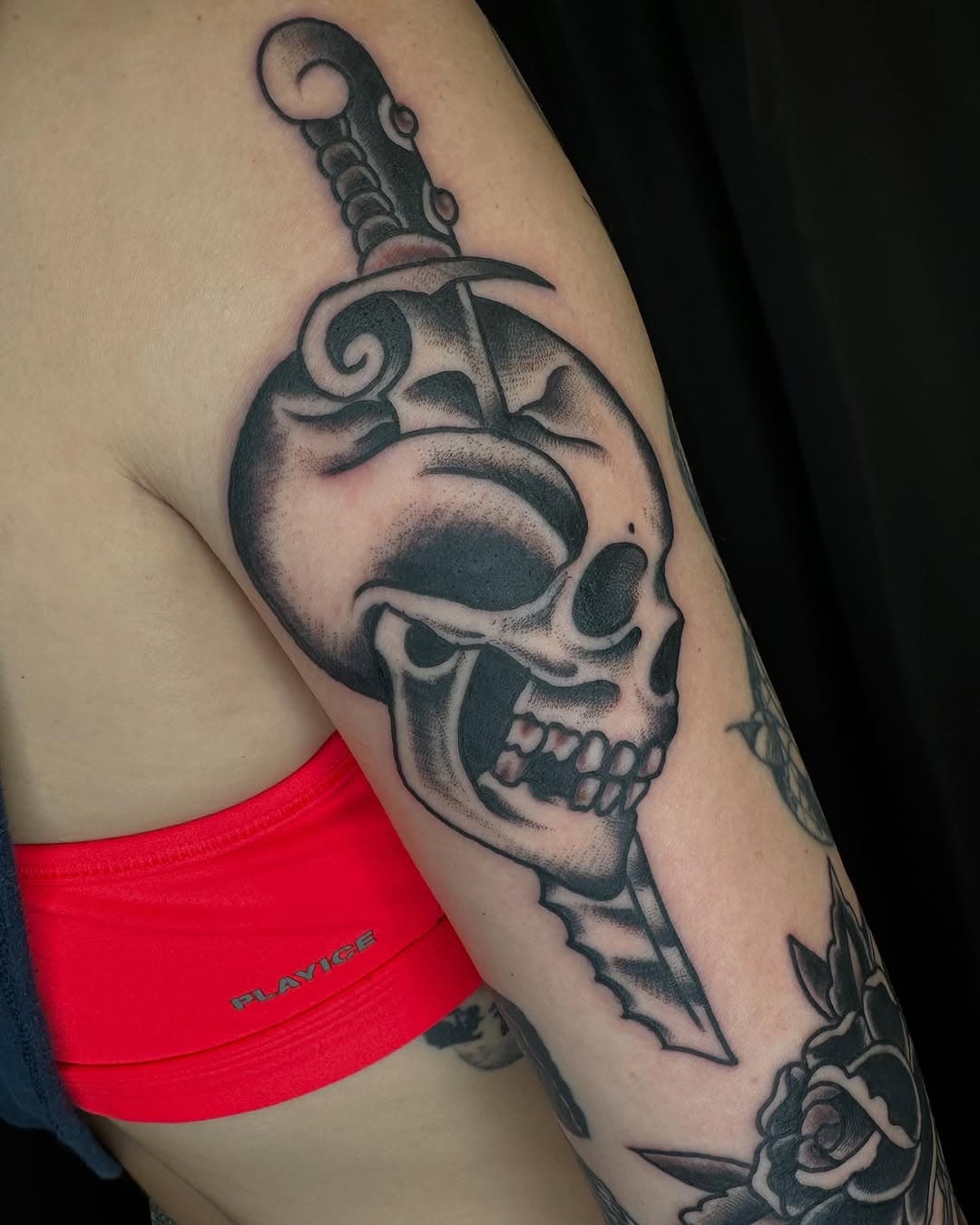 Skull and dagger done by @daverovito