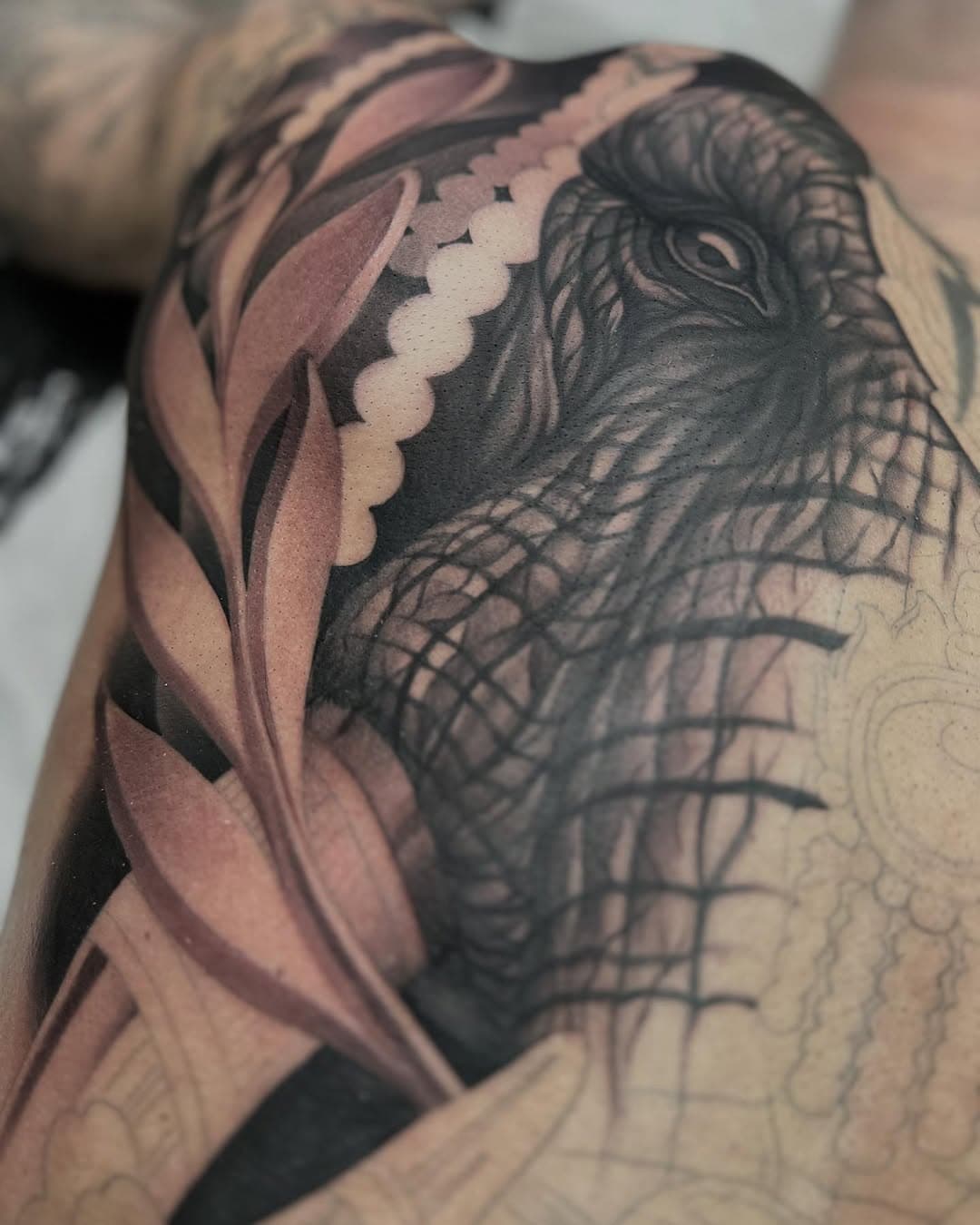 Really cool start to this elephant backpiece for Alex

#elephant #elephanttattoo #backpiece #backpiecetattoo #blackandgreytattoo #uktattoo #essextattoo