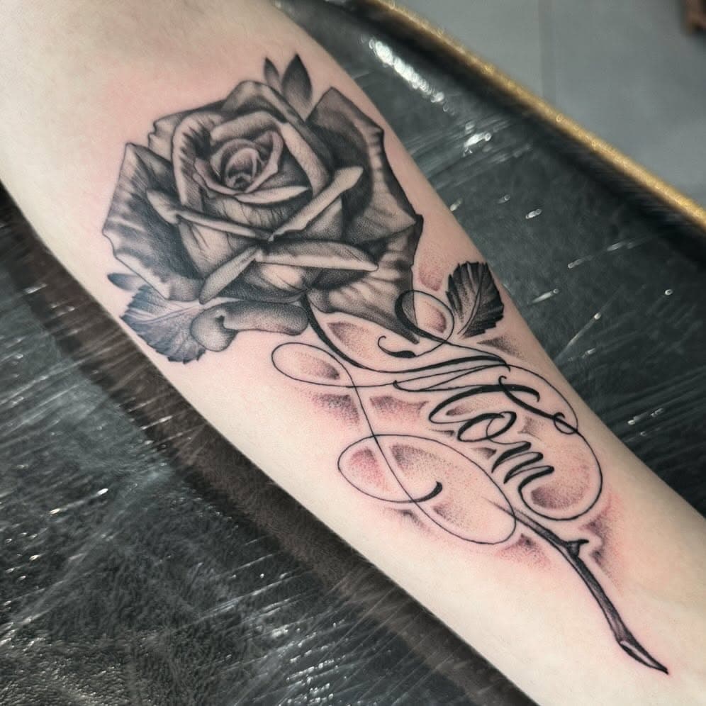 Mom rose from the other day
#blackonyxtattoo #tattoo #tattoos #tattooed #tattooer #tattooart #tattoodesign #tattooing #tattooflash #tattooartist #ink #inked #Jersey  #njtattoo #njtattooartist #newjersey #artislife #art #neotraditional #neotrad #instagood #instalike #likeforlike #like4like #tattoosofinstagram #family #food