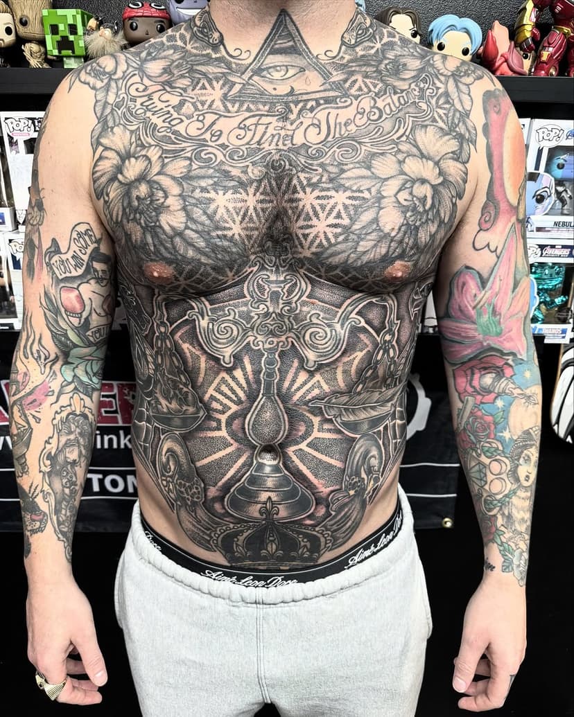 Big full torso rework and some new stuff to! Cheeky coverup in there also. Anyone want some old shit making pretty just let me know 😁 DM or email to book Tkennedyuk@gmail.com