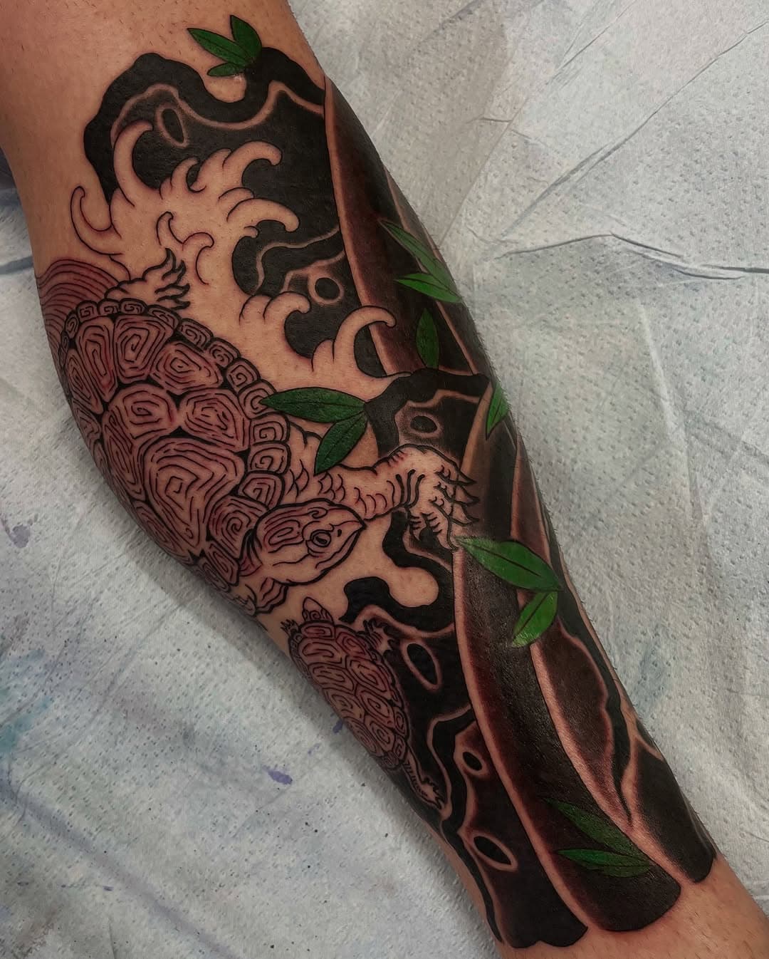 Work in progress @odditytattoo 
#turttle #japanessetattoo #workinprocess #tattoostyle #tattoos #sarasota #tattoooftheday #siestakeybeach