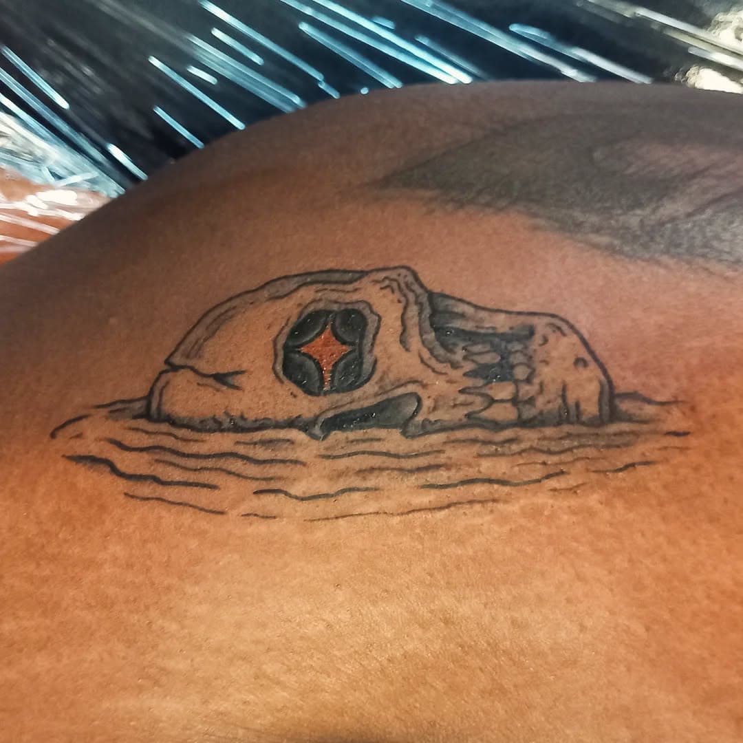 Being half dead isn't what I planned to be.

Skulls always available and goes without saying, all skintones welcome. 

#tattoo #qttr #emotattoo #skull #skulltattoo #traditionaltattoo #neotrad #tradisrad #oldlines #Bournemouth
