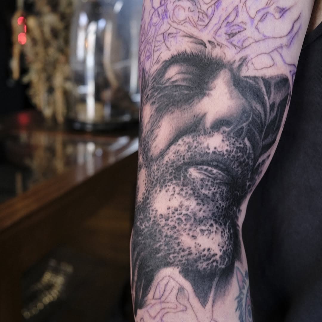 ‡ Work in Progress - Made at 𝖔𝖋𝖘 @oneforsorrowtattooparlour on the legend @azuolas._ ‡
.
.
𝖈𝖔𝖓𝖙𝖆𝖈𝖙
Instagram - @markweatherhead_tattooartist 
Email - studio@oneforsorrowtattoo.com 
.
.
#markweatherhead #oneforsorrowtattooparlour #oneforsorrowtattoo #tattoo #tattoos#shrewsbury #shrewsburytattooist #blackandgreytattoo #portrait #portraittattoos #greenmantattoo #naturetattoo