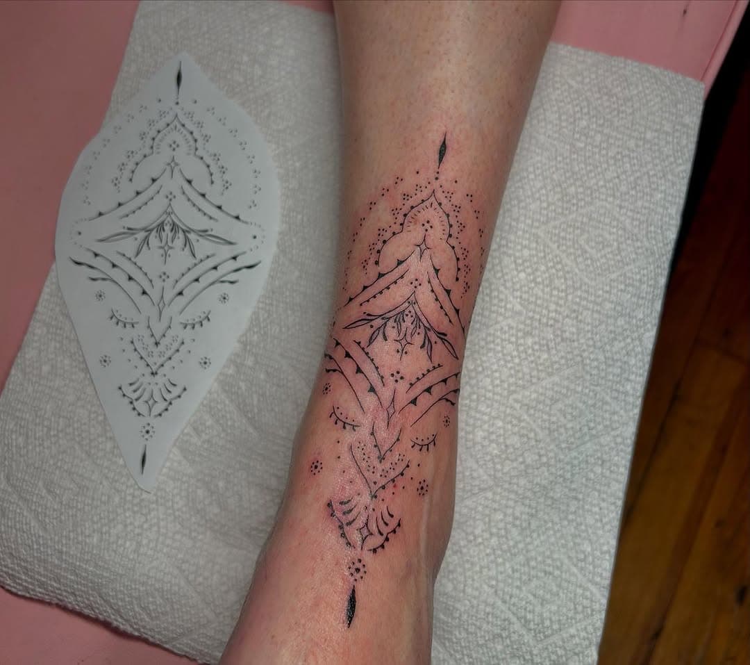 this ornamental piece was super fun. i had a blast doing it!