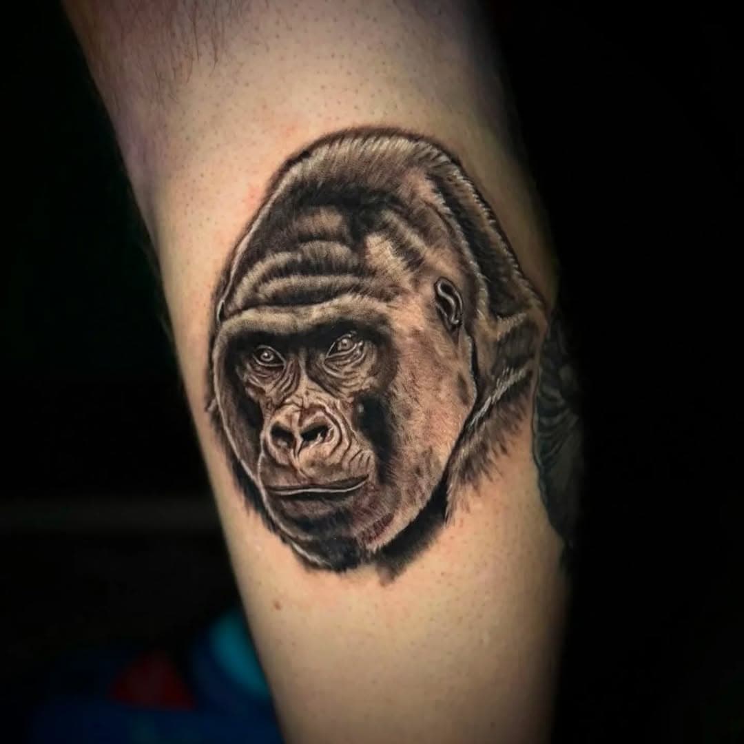 Check out this b.ape tattoo out!?! Done by the amazing @lesleahipp_tattoo . Not sure if that pun stuck out or not. Bad ass ape!
Need an appointment? Link in bio to connect with an artist.

Walk-ins available Tuesday through Friday 1 to 5 pm. First come first served and not promised. Always best to have an appointment.
#monkeybonestattoo #daytontattoo #beavercreekohiotattoos #beavercreekohio #ohiotattooers #bestofdayton #beavercreekohiotattoos #tattoo #oldschooltattoo #bkackandgreytattoo 
#apetattoo #realism #realismtattoo