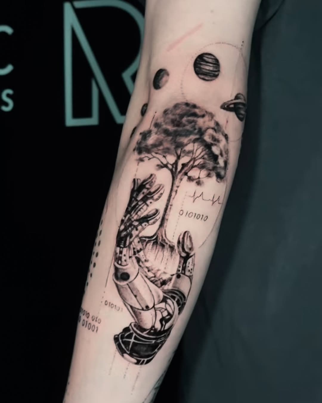 Artist: @simplyselaart 

#blackandgreytattoo #lasvegastattooartist #vegastattooartist #lasvegastattooshop #vegastattooshop #relicbodyarts