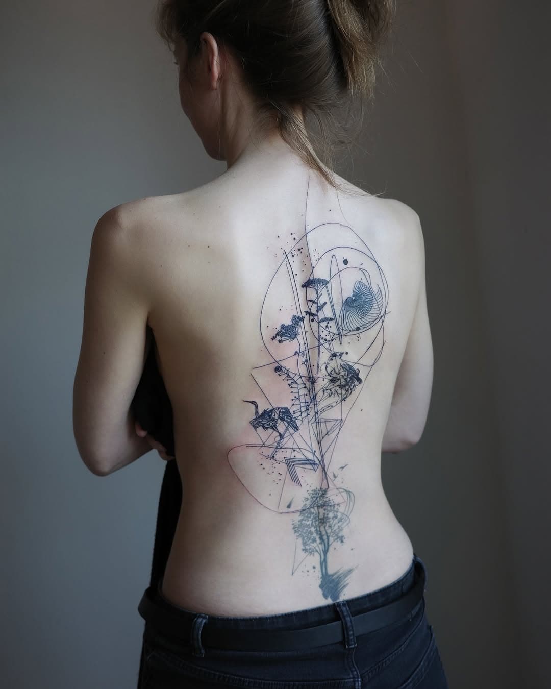 Thank you Claudia 💜💜💜 @martalipinski #martalipinski #tattoo #grafictattoo #abstracttattoo #botanicaltattoo #finelinetattoos