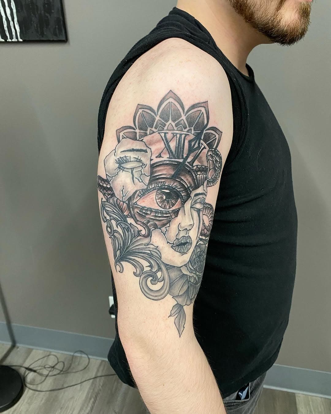 Who are we beneath the mask. Are we ruled by fear, anxiety, death. Do we mourn the passage of time not for the things we’ve done but for the things we didn’t do. How will you live with the time you’ve been given? Will your life be filled with opportunities or regrets? This was the thought behind this piece the client had and this was what came from that idea…..I don’t think most people read the caption and I don’t normally share my thoughts or feelings but if you did read this far then this was meant for you. (Live for all it’s worth, Live because you must, Live because you’re loved, Live until your dust.)

#time #timetravel #passageoftime #life #love #live #beneaththemask #beneaththeskin #beneaththesurface #serpent #rose #tattoo #tattoos #tattooartist #tattooideas #tattooshop #snake #eye #watcher