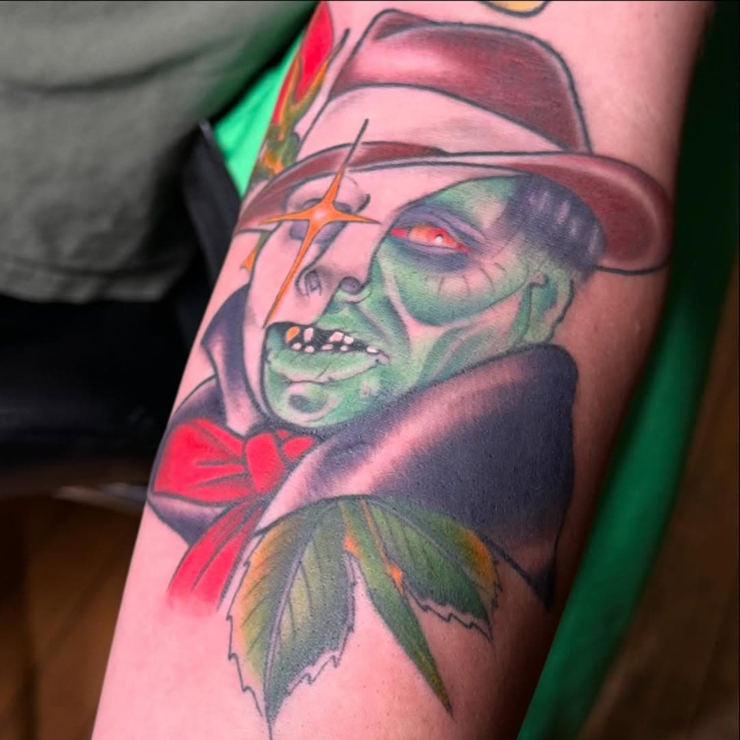 Phantom of the Opera mashup from a few different eras of the same character for Toms horror sleeve. I liked the idea of taking iconic imagery for the same character and adapting it into a unique amalgamation 🎭
Thank you Tom for always just letting me do my thing, you wear some of my favorites 🫶🏽
•••-
You can find me taking walk-ins and making appointments @ColossusTattoo in Downtown Tempe!
•
DM me here, on ig, or email me at W.Spriggstattoo@gmail.com with your inquiries. 
•
#Tattoo #ColorTattoo #PhantomOfTheOpera #TraditionalTattoo #AZ #Tempe #TempeTattooer #PhoenixTattooer #ASU