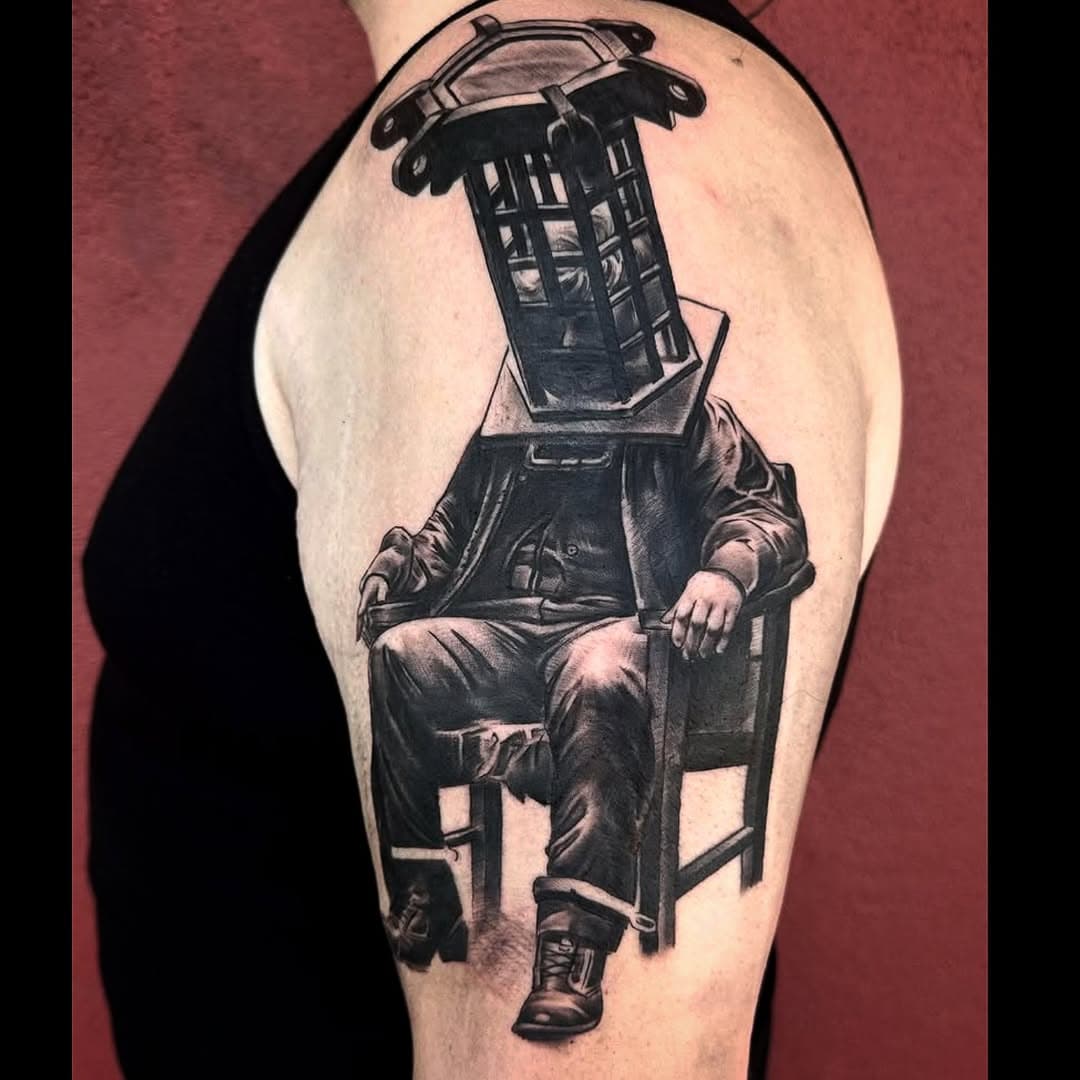 Hit up the master @nathan_puata for quality work. Over three decades of experience. He’s like Yoda but better. And from New Zealand. #kingofthehilltattoostudio #emeraldbeach