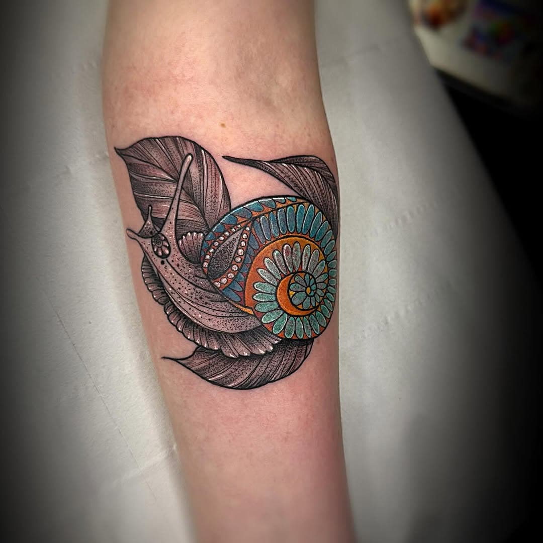 Funky little snail I made last week. 

Made with @tattooeverythingsupplies products and @rustiitattooneedles 
Proudly sponsored by @yayofamilia @_deadangry_ and @roguerotary666 

#tattoo #tattoos #jonesandsontattooparlour #wigan #wigantattoo #tattooartist #uktattoo #uktattooartist