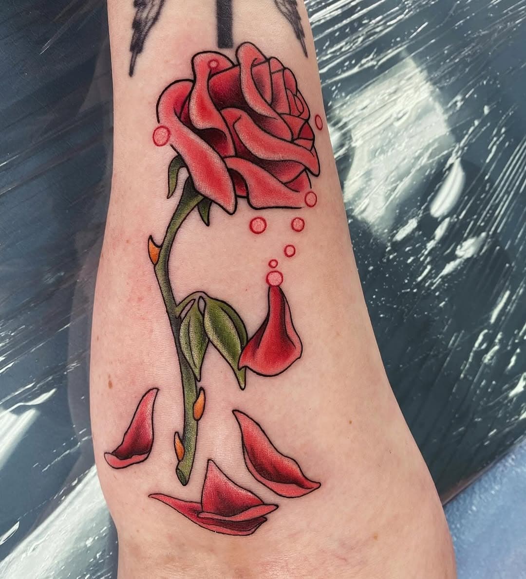 Color Rose Banger 🥀💥
.
Artist - @ryderklostattoos 
.
#tattoo #tattoos #colortattoo #rosetattoo #flowertattoo #floraltattoos #rose #petals #evv #812tattoos #eternalink #fusionink #bishop #bishopwand #bishopneedles #davincicartridges #kingpintattoosupply #rxtattoocare #evansvilletattoo #indianatattoo