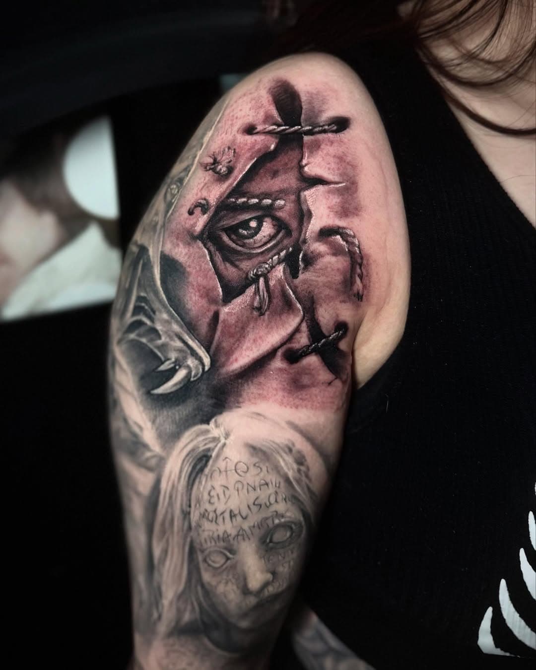 Jeepers Creepers poster art gap filler 👁️
Sponsored by @yayofamilia 
#jeeperscreepers #jeeperscreepersart #jeeperscreepersartwork #eye #jeeperscreeperstattoo #gapfiller #gapfillertattoo #tattoo #tattoos