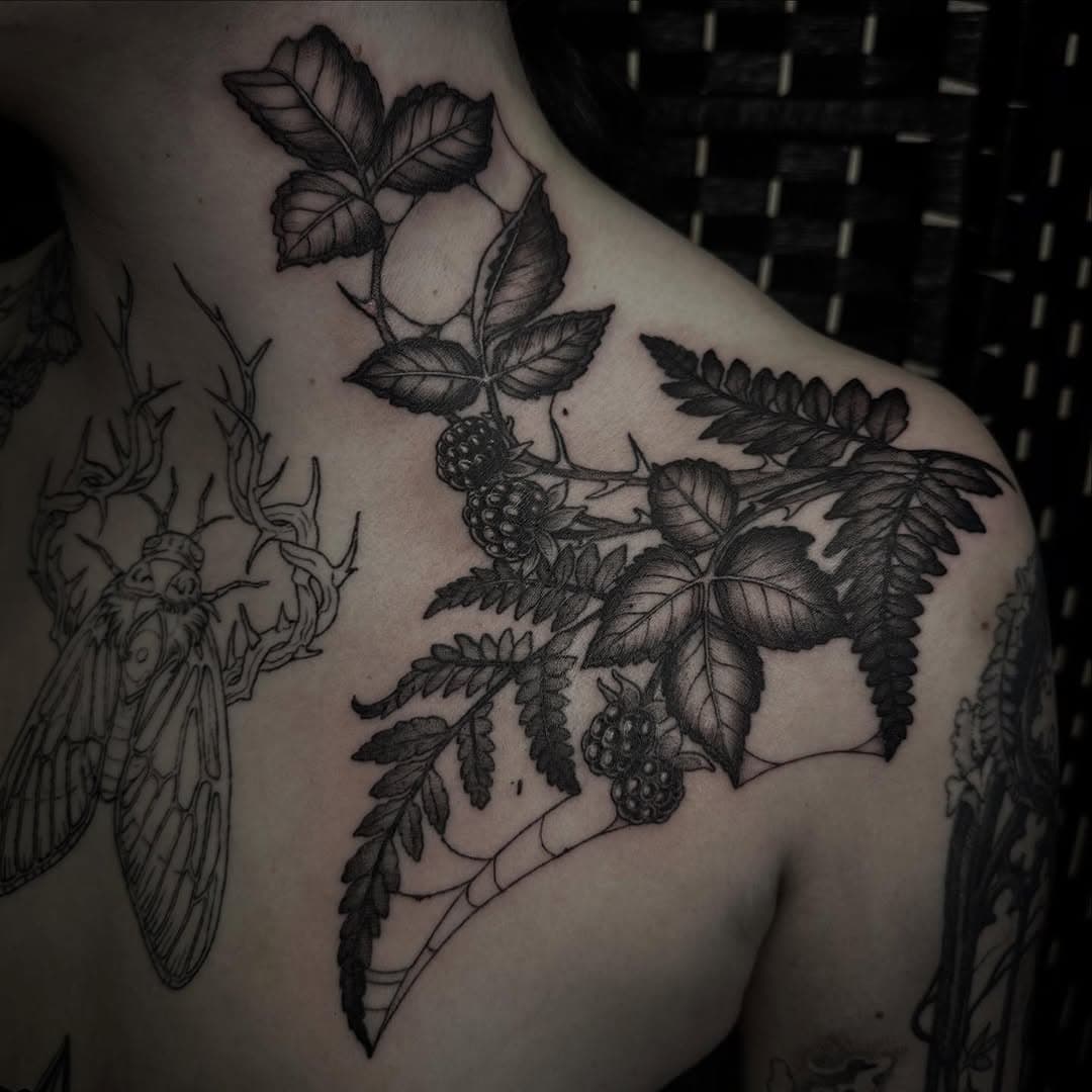 One side finished on Racheal’s chest, can’t wait to finish the other side! Thankyou for the continued trust! 
.
.
.
.
#Bramble #blackandgreytattoo #tattooing #tattoo #botanicaltattoo #uktattoo #norwichtattoo