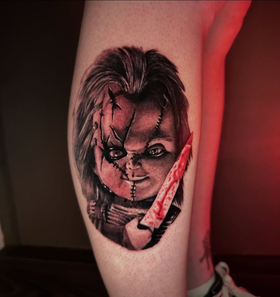 Chucky done today to start a new horror leg sleeve. 
Dates available in April. Message me to book in! 

Spons by @biotat_ @tattooeverythingsupplies @rotaryworks 

#chucky #chuckytattoo #horrortattoo #horrorlover #realismartist #belfasttattoo