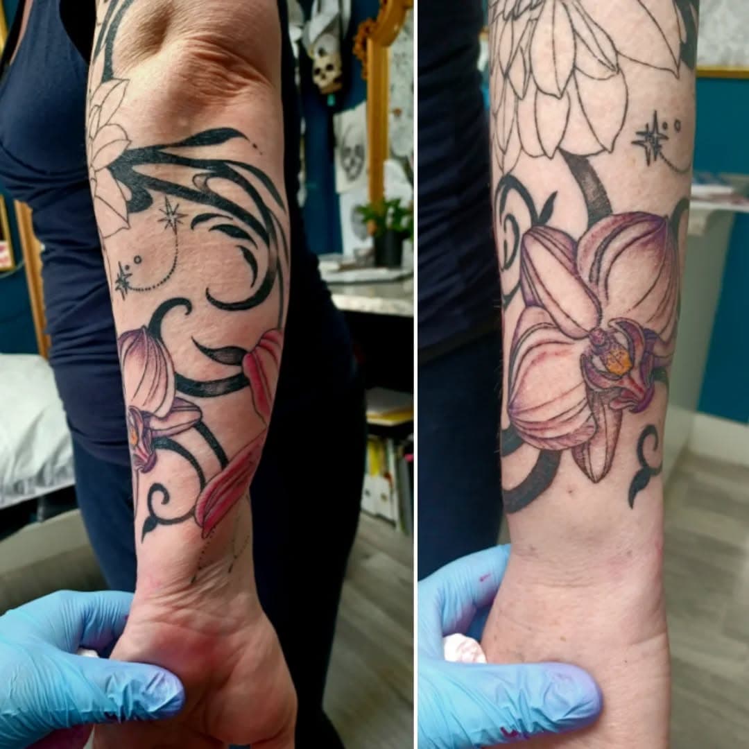Progress on this family floral filigree sleeve today. Can't wait to color in the rest!!

#floral #floraltattoos #filigreetattoo #sleevetattoo #wiptattoo #yyctattoos #orchidtattoo