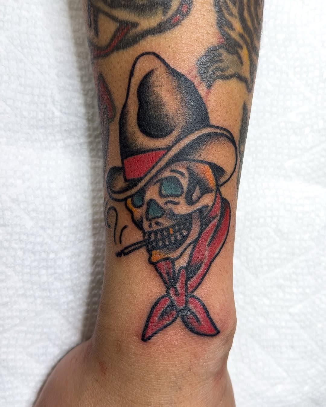 💀🤠💀crazy sal for my friend @ac.lemi done @threekingstattoo .
to book appointments head over WWW.SIMONVELEZTATTOO.COM or contact the shop directly